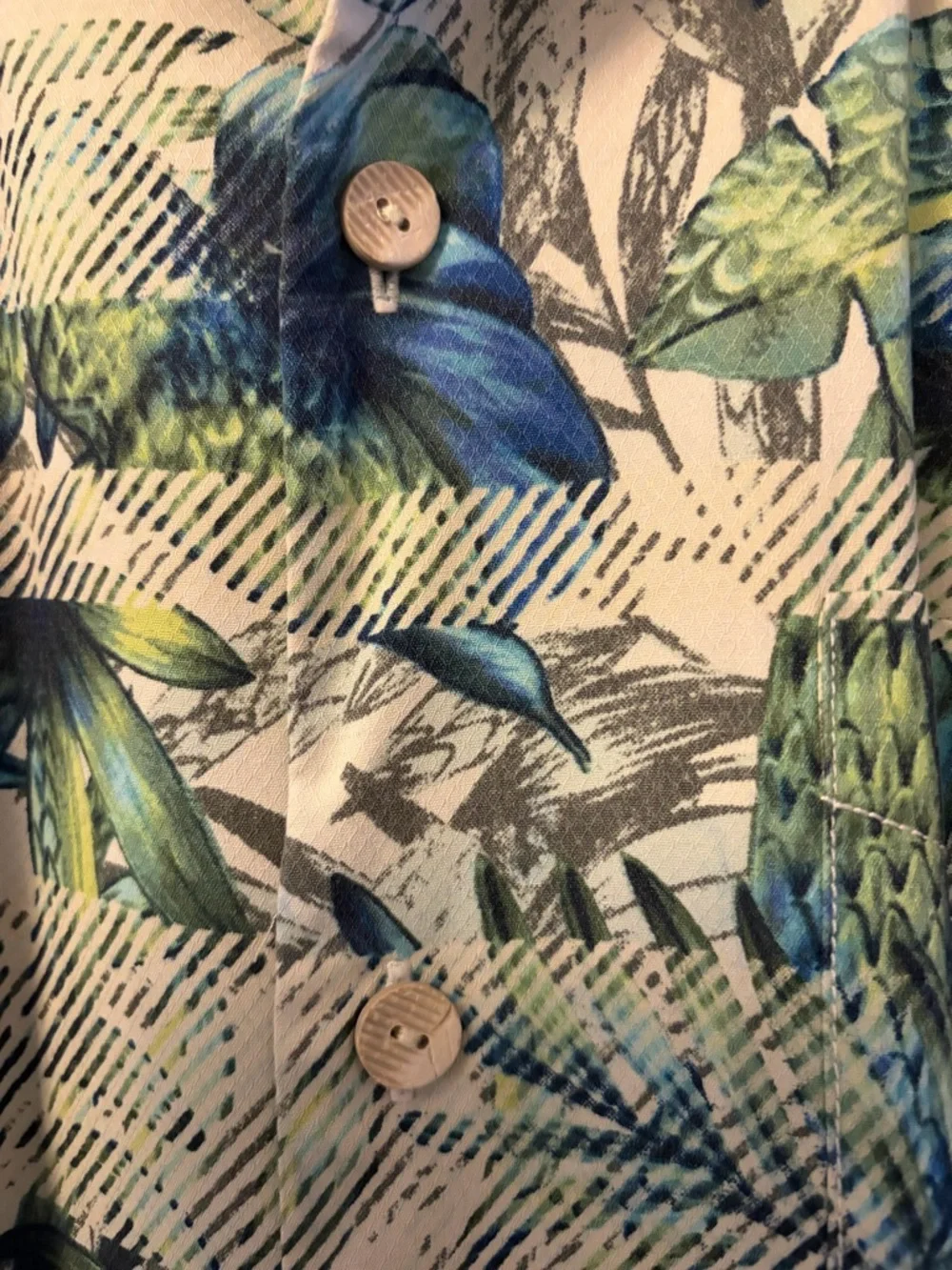 Tommy Bahama Short-Sleeve Tropical Leaf Button-Down Shirt - Green & Blue size M - Picture 4 of 7